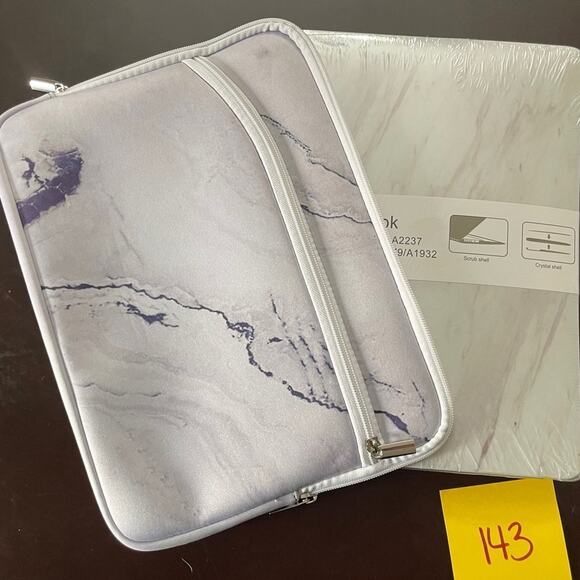 MacBook New Air 13” shell & purple soft case - Picture 5 of 5